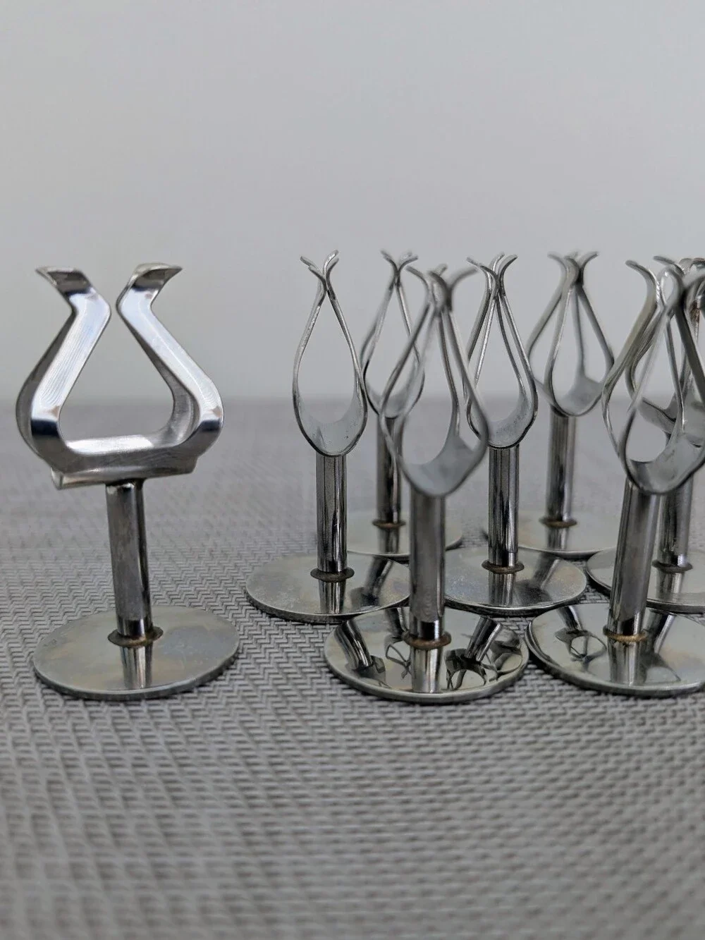 CRATE & BARREL Set of 8 Harp Music Stand Placecard Holder Stainless Steel Modern